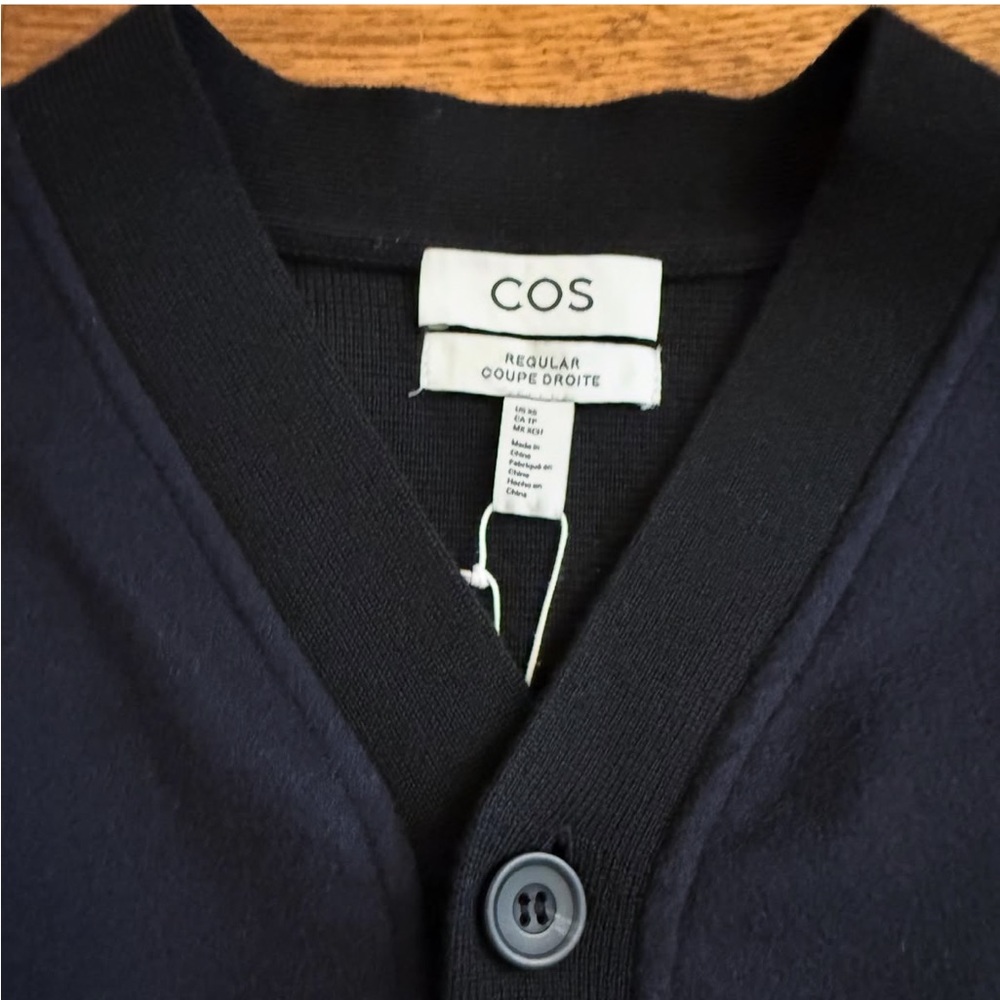 New-COS
Color-Block Paneled Wool Cardigan - Picture 7 of 14